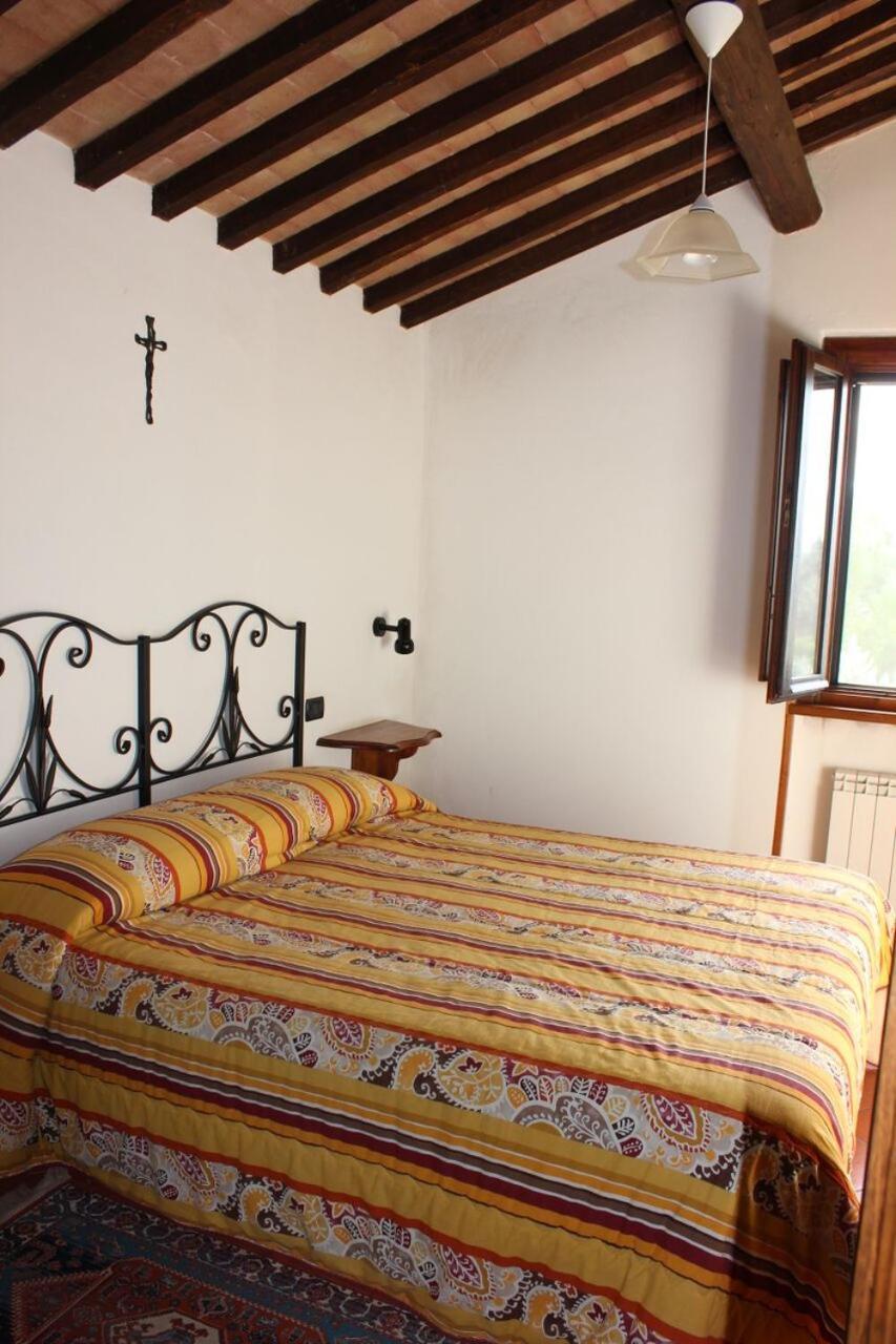 Agriturismo La Ginestrella Civitella D'Arna Стая снимка