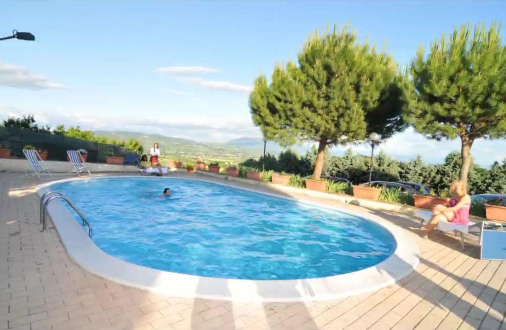 Agriturismo La Ginestrella Civitella D'Arna Екстериор снимка