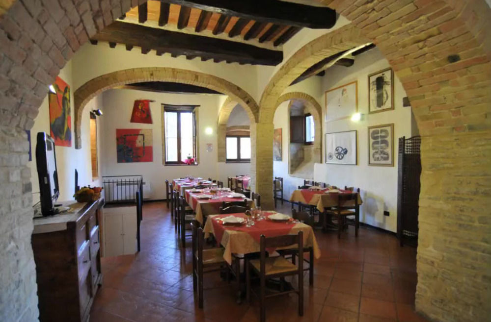 Agriturismo La Ginestrella Civitella D'Arna Екстериор снимка