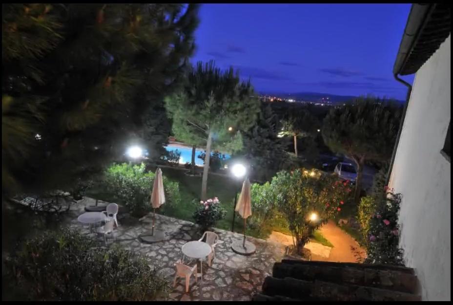 Agriturismo La Ginestrella Civitella D'Arna Екстериор снимка