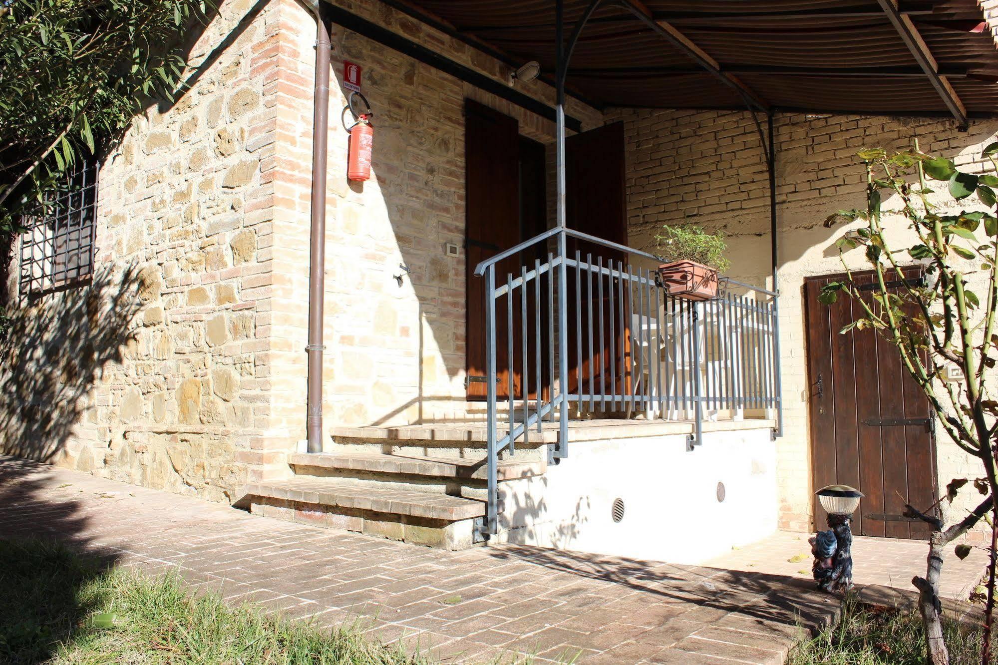 Agriturismo La Ginestrella Civitella D'Arna Екстериор снимка