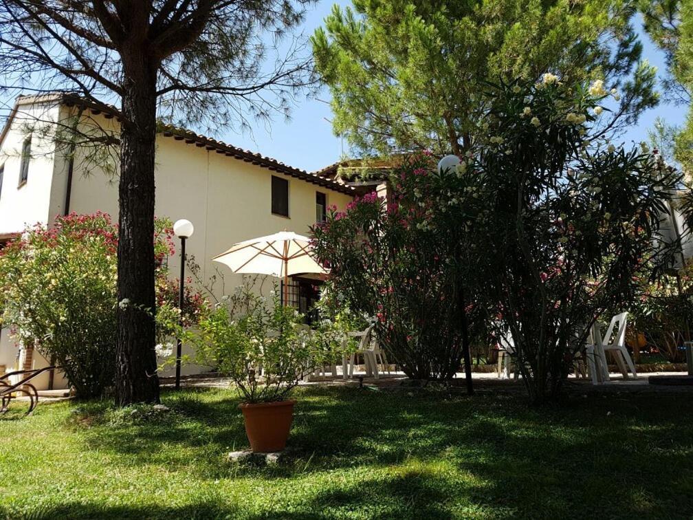 Agriturismo La Ginestrella Civitella D'Arna Екстериор снимка